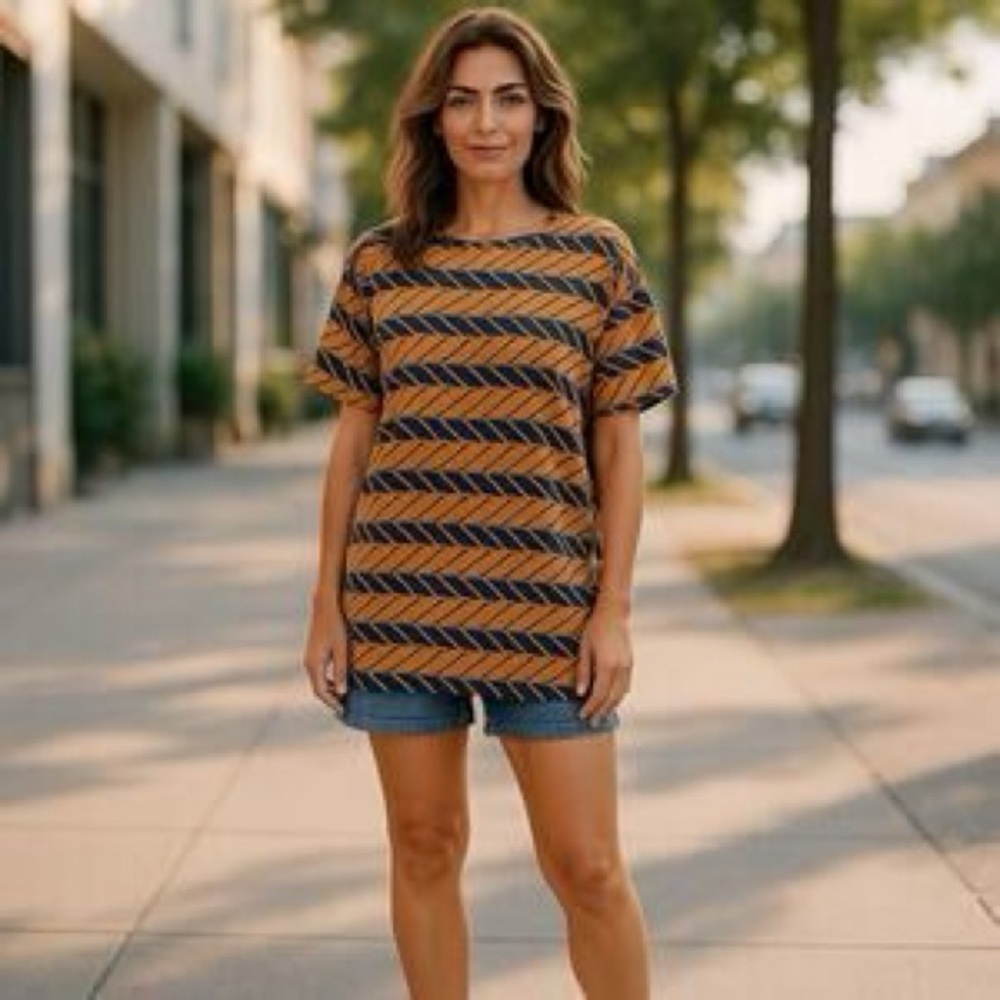 ❤️ 3/$15 Stylish Striped Tee in Navy and Brown B